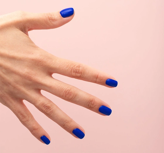 Kliknij na zdjęcie, aby je powiększyć Semilac x Margaret UV Nagellack 938 Electric Rave 7 ml