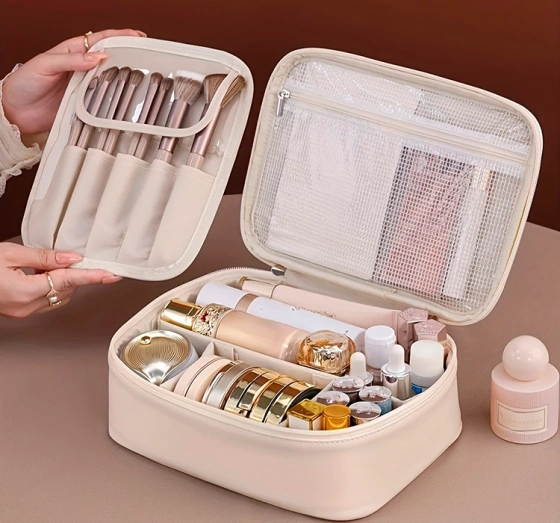 Kliknij na zdjęcie, aby je powiększyć eCarla Kosmetiktasche mit Klappdeckel KS146K, beige