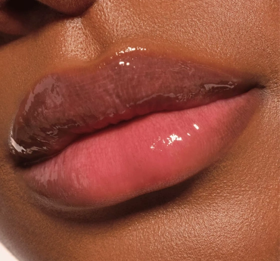 Kliknij na zdjęcie, aby je powiększyć Catrice Gloss Obsessed Lip Glaze Lipgloss 020 Same Gloss, Different Day 2,5 ml