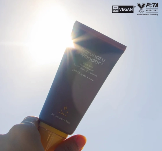 Haruharu Wonder Black Rice Pure Mineral Mineralischer Sonnenschutz für das Gesicht SPF50+/PA++++ 50 ml 