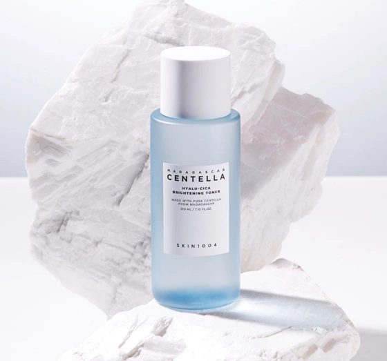 Skin1004 Madagascar Centella Hyalu-Cica Aufhellendes Gesichtstonikum 30 ml
