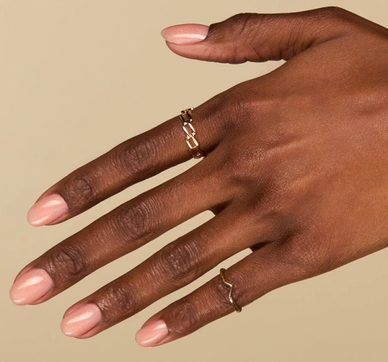 Kliknij na zdjęcie, aby je powiększyć SEMILAC EXTEND 5 IN 1 BASIS LACK TOP 804 GLITTER SOFT BEIGE 7 ML