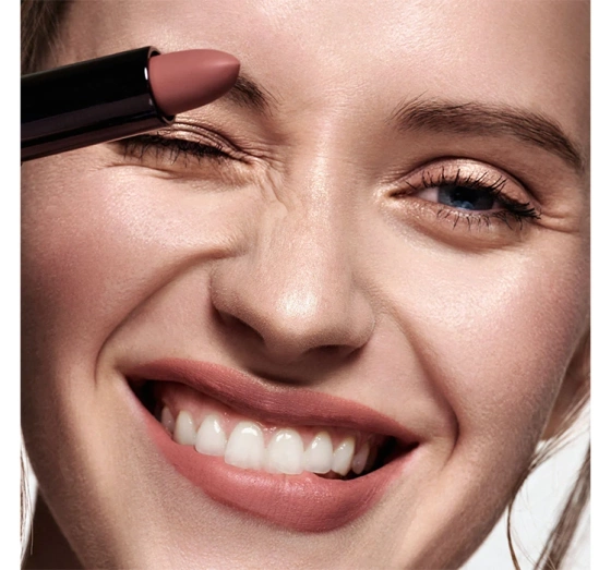 Kliknij na zdjęcie, aby je powiększyć LAMEL SILK COVER SAMTIGER LIPPENSTIFT 403 SOFT CORAL 3,8G