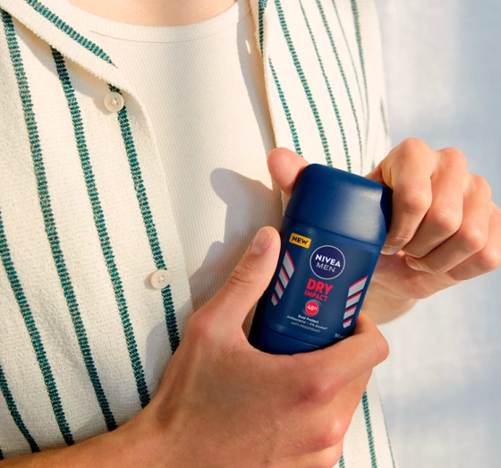 Kliknij na zdjęcie, aby je powiększyć NIVEA MEN DRY IMPACT ANTITRANSPIRANT IM STIFT FÜR MÄNNER 50ML