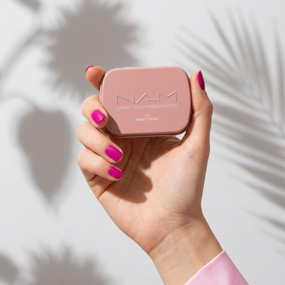 Kliknij na zdjęcie, aby je powiększyć NAM Smart Jelly Highlighter – Gesichts-Highlighter in Gel-Formel 03 Night Star 10 g