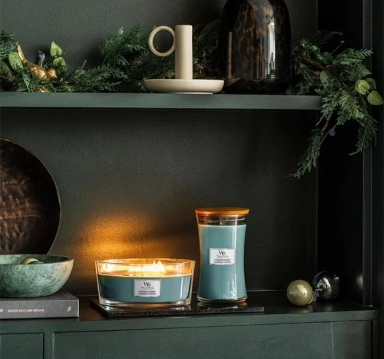 Kliknij na zdjęcie, aby je powiększyć Woodwick Large Jar Candle Duftkerze Evergreen Cashmere 610 g