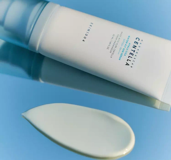 SKIN1004 HYALU-CICA WATER-FIT SUN SERUM SPF50+ SCHUTZCREME FÜR GESICHT 50ML