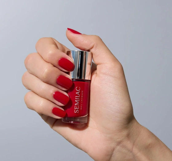 Kliknij na zdjęcie, aby je powiększyć Semilac Nail Lacquer Klassischer Nagellack 110 Classic Red 9 ml