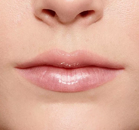 Kliknij na zdjęcie, aby je powiększyć LOREAL BRILLIANT SIGNATURE PLUMP-IN-GLOSS LIPGLOSS 402 I SOAR 7ML