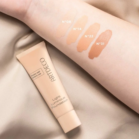 Kliknij na zdjęcie, aby je powiększyć Artdeco Light Luminous Foundation Leuchtende Grundierung 14 Beige Sand 25 ml