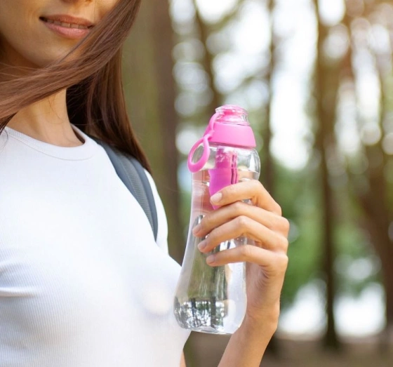 Kliknij na zdjęcie, aby je powiększyć Dafi Soft Filterflasche mit Aktivkohlefilter 0,5 l Pink