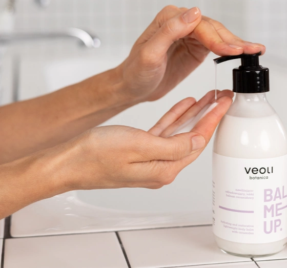 Kliknij na zdjęcie, aby je powiększyć Veoli Botanica Balm Me Up Feuchtigkeitsspendend-regenerierender leichter Ceramid-Balsam für den Körper 290 ml