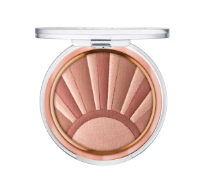 ESSENCE KISSED BY THE LIGHT MULTIFUNKTIONALES BELEUCHTENDES PUDER 02 SUN KISSED 10G