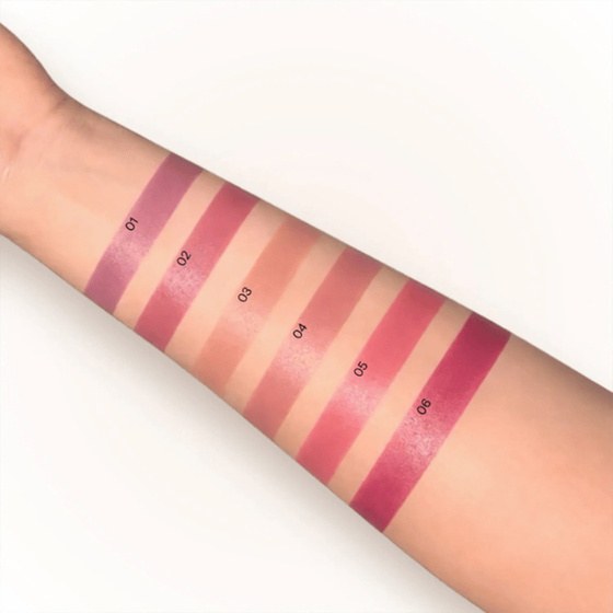 Kliknij na zdjęcie, aby je powiększyć Claresa Denim cremefarbener Lippenstift 05 Forest Plum