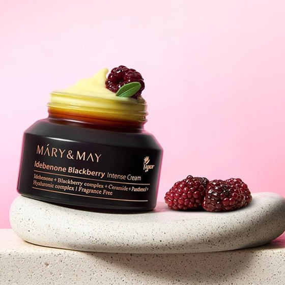 Kliknij na zdjęcie, aby je powiększyć Mary&May; Idebenone Blackberry Intense Cream – Anti-Falten-Gesichtscreme mit Idebenon und Brombeerextrakt, 70 g