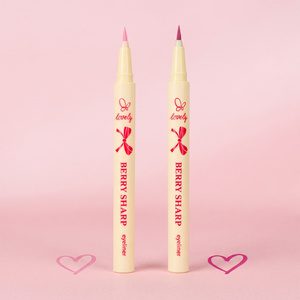 Lovely Berry Sharp Eyeliner-Stift für die Augenlider 01