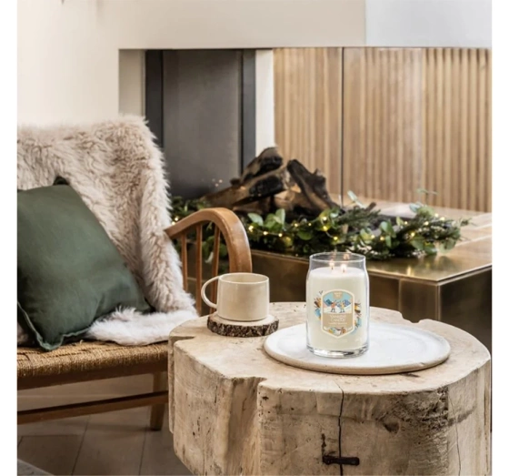 Kliknij na zdjęcie, aby je powiększyć Yankee Candle Signature Apres Ski Tumbler Duftkerze Vanilla Flurries 122 g