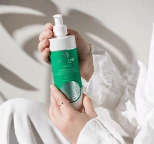 BASICLAB MICELLIS REINIGUNGSGEL FÜR FETTIGE UND EMPFINDLICHE HAUT 300ML