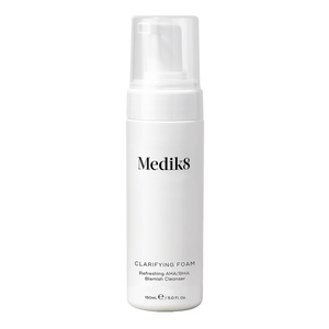 Medik8 Clarifying Foam – exfolierender Reinigungsschaum mit AHA-/BHA-Säuren, 200 ml