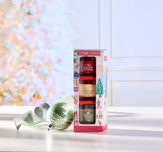 Kliknij na zdjęcie, aby je powiększyć Yankee Candle Apres Ski 2 Mini-Kerzenset 3 x 37 g