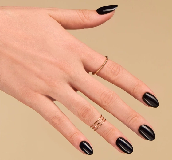 Kliknij na zdjęcie, aby je powiększyć Semilac Black & White UV Hybrid Nagellack 031 Black Diamond 7 ml