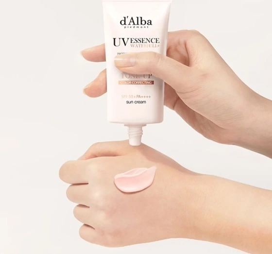 d'Alba Waterfull Tone-Up Pink Correcting Korrigierend-tonisierende Creme mit SPF50+ 50 ml