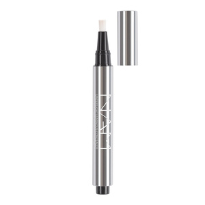 NAM Underlight Luminous Concealer – aufhellender Concealer für die Augenpartie 01 Pearly Rose 3,2 g
