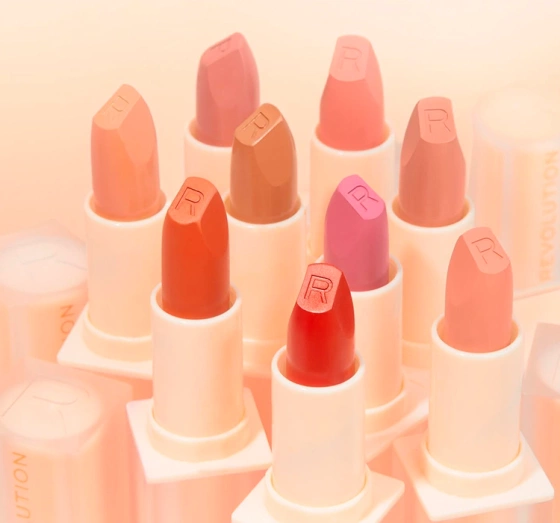 Kliknij na zdjęcie, aby je powiększyć MAKEUP REVOLUTION LIP ALLURE SOFT SATIN LIPPENSTIFT DIVINE BROWN 3,2G