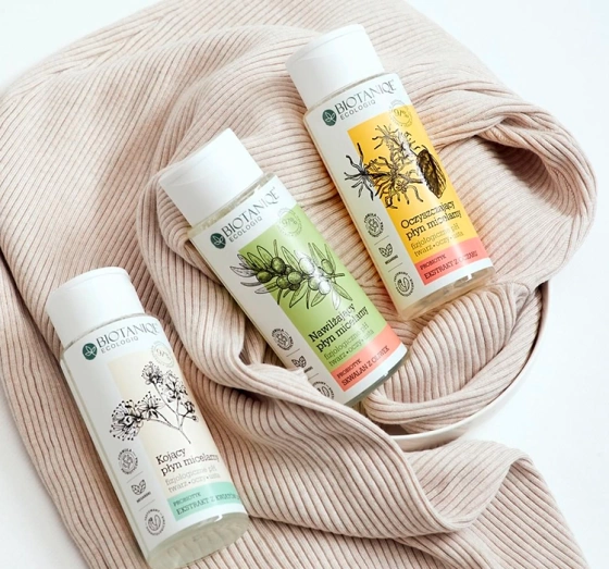 BIOTANIQE ECOLOGIQ FEUCHTIGKEITSSPENDENDE OLIVEN-MIZELLENLÖSUNG 300ML