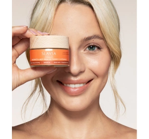 SLAVIA COSMETICS GESICHTSCREME FÜR TAG UND NACHT MIT AKTIVEM VITAMIN C 3% 50ML