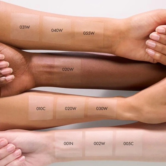 Kliknij na zdjęcie, aby je powiększyć Catrice Soft Blur Matte Airbrush Powder – mattierendes und fixierendes Gesichtspuder 001N 10 g