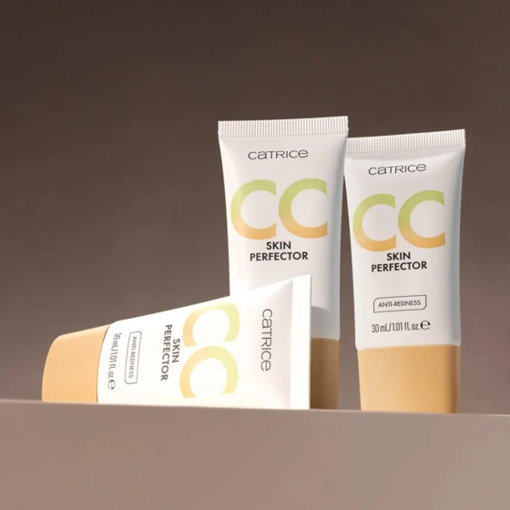 Catrice CC Skin Perfector – verschönernde getönte Creme 010 Green, Shift, Go! 30 ml