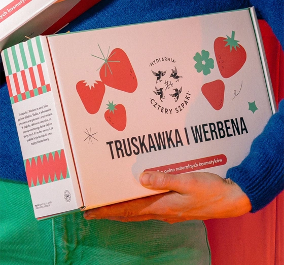 Mydlarnia Cztery Szpaki Geschenkset mit Naturkosmetik Erdbeere und Verbene Flüssigseife 500 ml + Massageöl 100 ml