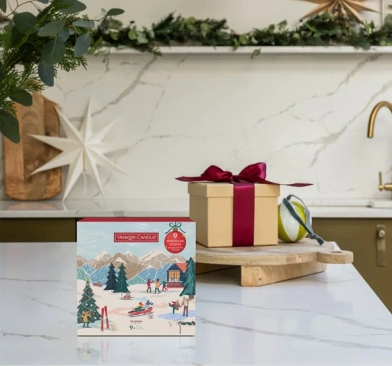 Kliknij na zdjęcie, aby je powiększyć Yankee Candle Apres Ski Mini-Kerzenset 9 x 37 g