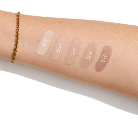 Kliknij na zdjęcie, aby je powiększyć Gosh Dewy Leuchtende Foundation-Tropfen 002 Porcelain 12 ml