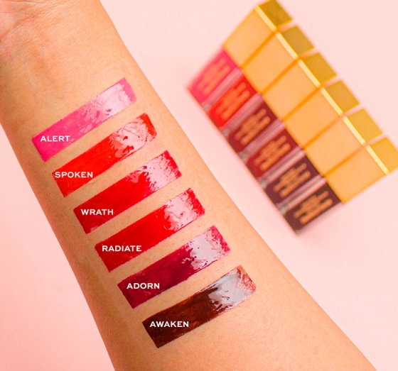 Kliknij na zdjęcie, aby je powiększyć REVOLUTION PRO HYDRA GLOSS LIPGLOSS FLUSHED 8ML