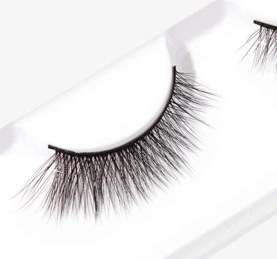 MAKEUP REVOLUTION X EMILY IN PARIS KÜNSTLICHE WIMPERN AUF STREIFEN